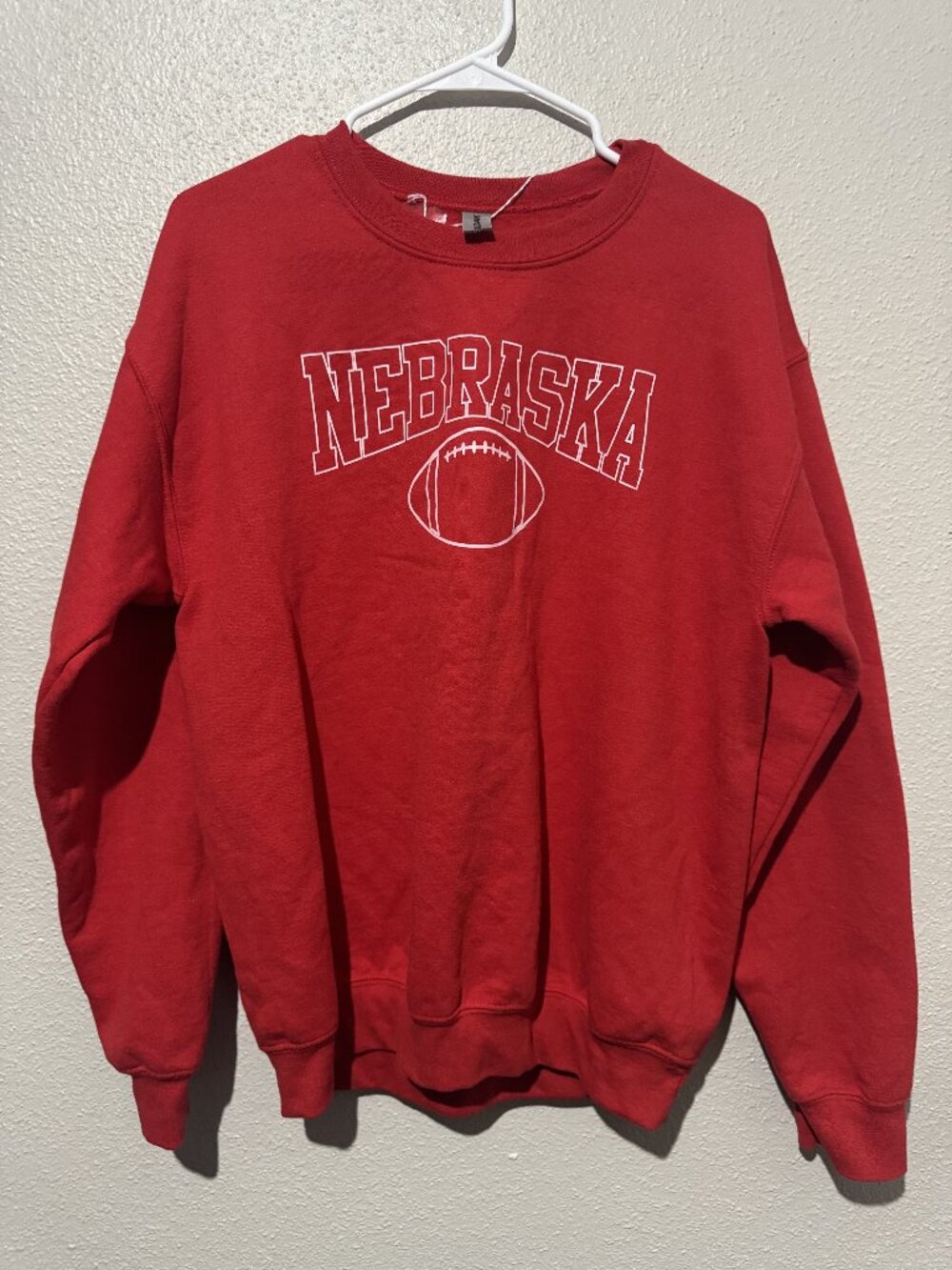 Red Gildan Heavy Blend crewneck sweatshirt